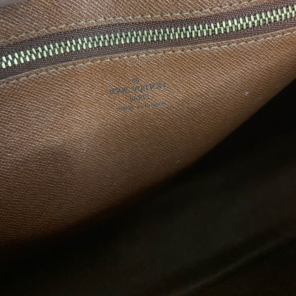 Authentic Louis Vuitton Trocadero Crossbody - Picture 7 of 11